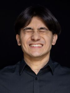 model emocje twarz mezczyzna